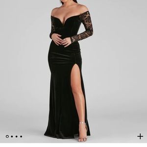 BLACK VELVET LACE GOWN - PARTY GALA HALLOWEEN WITCH COSTUME